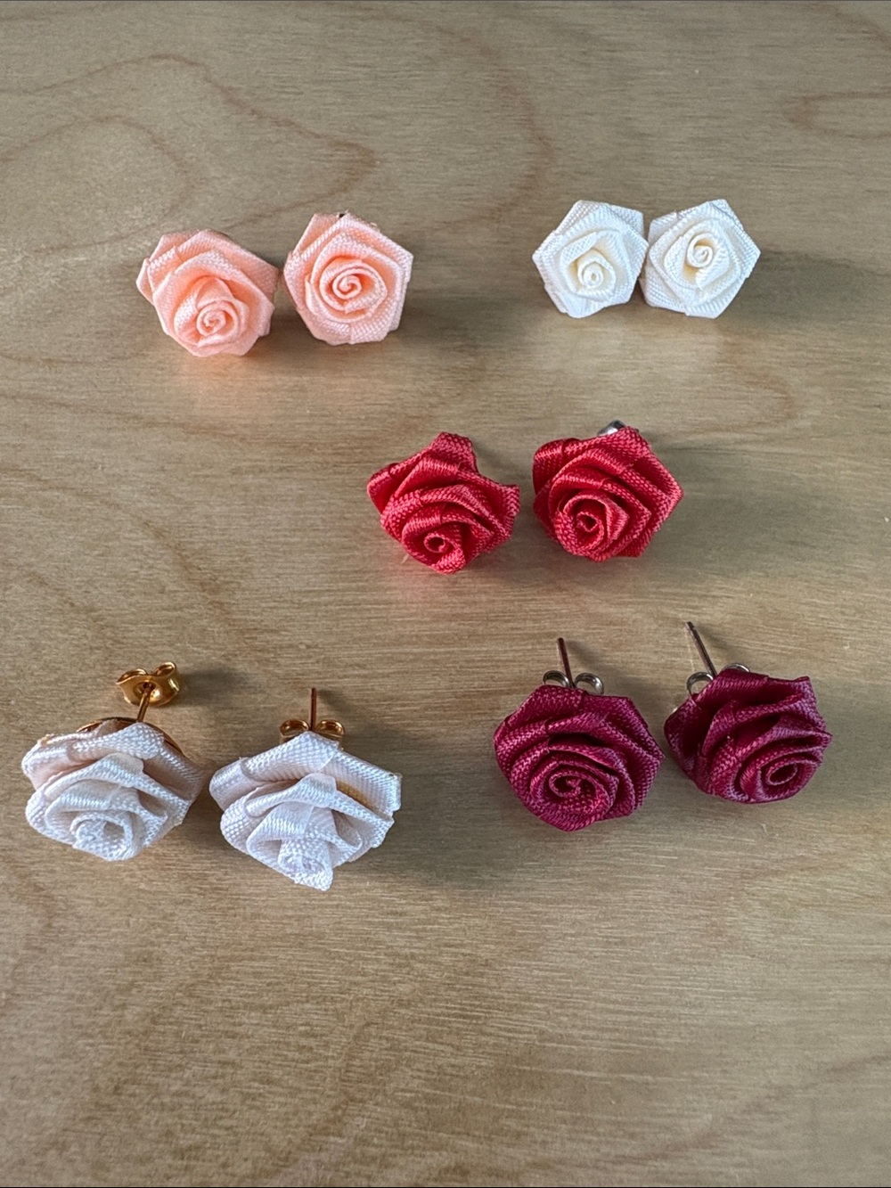🌹 (5) Pairs of Ribbon Rose Earrings!